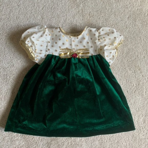 Nutcracker Other - 5/20🔴 Green Velvet NWOT Dress Sz 24 M Girl With White & Golden Dots with Bow